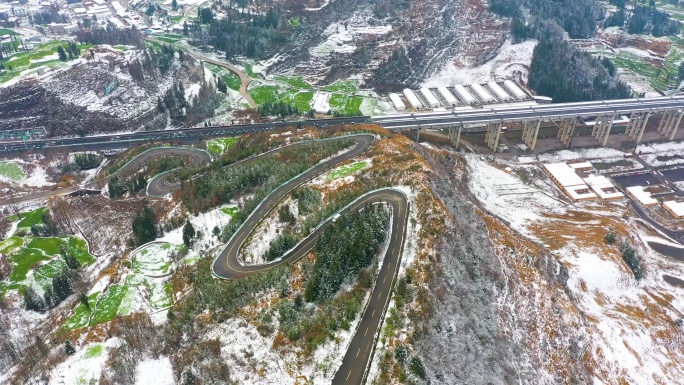 贵州六盘水盘州交通网雪景