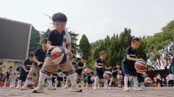 小孩篮球操体育运动健身