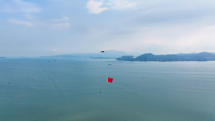 厦门鼓浪屿鹭江道飘扬的五星红旗国庆快乐