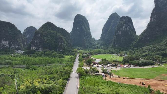 航拍广西桂林阳朔十里画廊