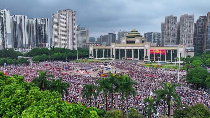 4k航拍南宁国庆升旗仪式现场