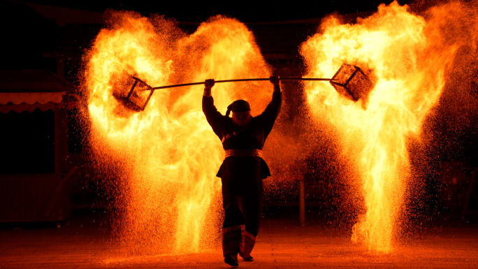 中国非物质文化遗产火壶表演