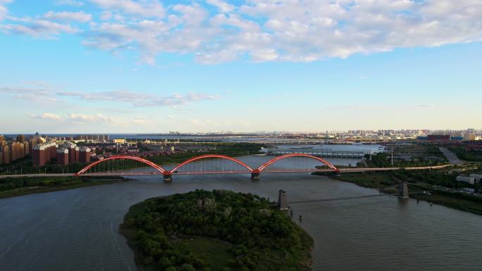 天津滨海生态城永定新河彩虹大桥城市风光