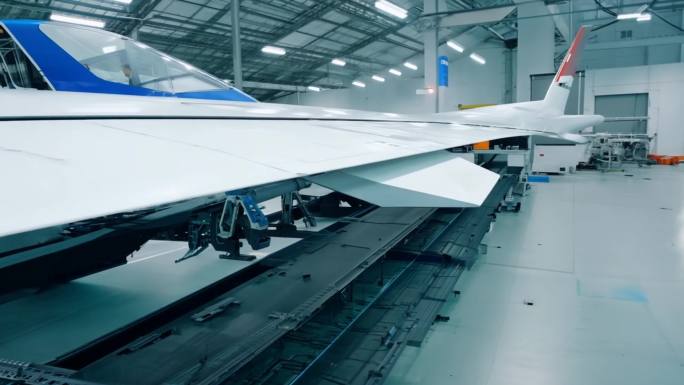 飞行器机翼制造车间的层叠复合材料处理