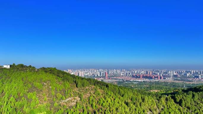 飞跃一个山头看到长治市区