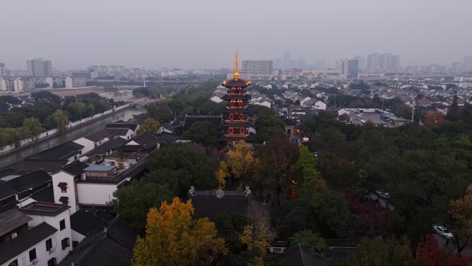 苏州寒山寺普明宝塔亮灯傍晚日落时刻航拍