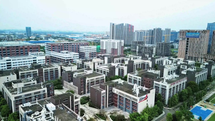 成都龙泉驿经开区孵化园航拍