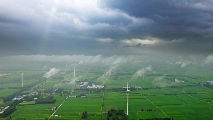 航拍平原阴雨天气雾气
