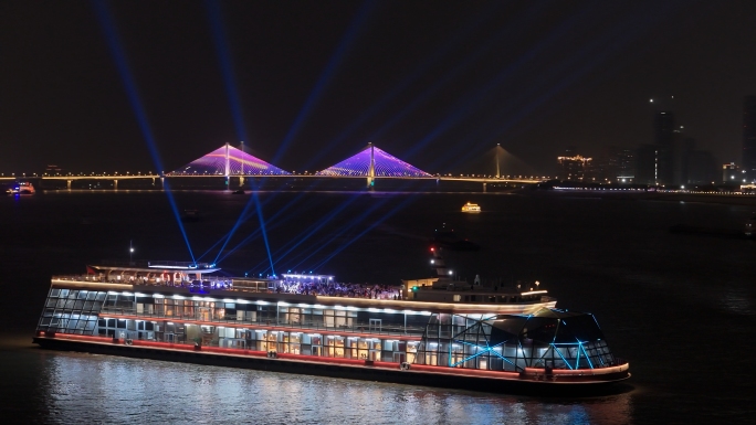 【长镜头】武汉长江夜游轮渡航拍夜景