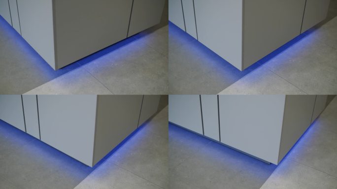 带有蓝色LED照明的现代橱柜