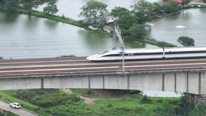 中国高铁行驶动车和谐号动车组
