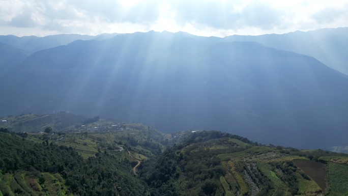 云南大山阳光意境 光芒万丈