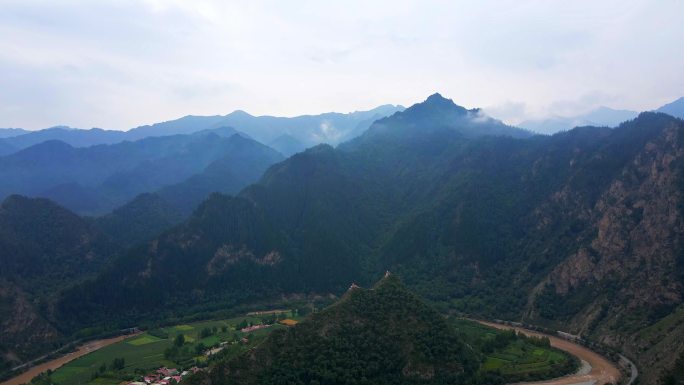 河流峡谷山脉航拍