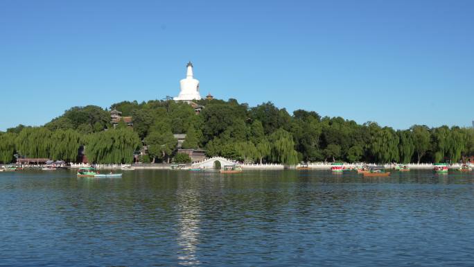 北京北海公园白塔