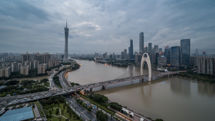 阴雨天的广州珠江新城夜景