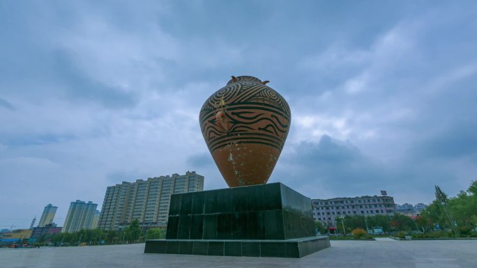 临夏积石山广场 彩陶王