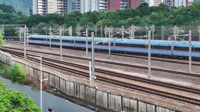 中国高铁行驶动车和谐号动车组