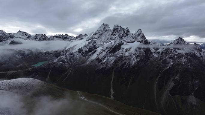 西藏山南市洛扎县贡嘎措民久马曲航拍