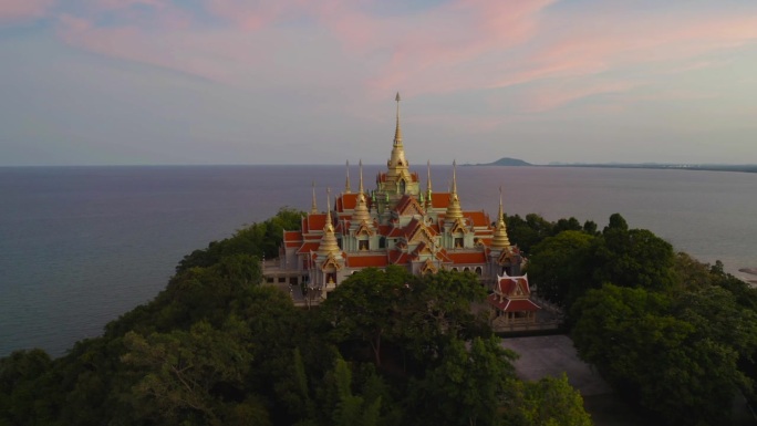 泰国Prachuap Khiri Khan的Thang Sai寺鸟瞰图。假期和假期旅行。泰国旅游景点