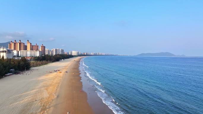 航拍海南陵水县清水湾海岸线