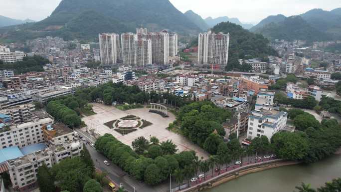 航拍富宁富州广场