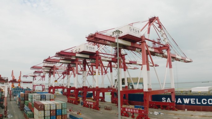 青岛港 海洋贸易  轮船 装载码头