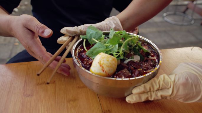 襄阳牛肉面 打牛肉面 吃牛肉面