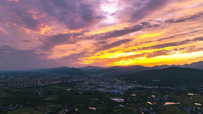 航拍桐城市日落晚霞城市风光4K