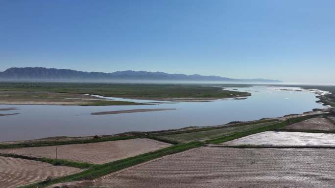 杭锦旗黄河黄河岸边湿地