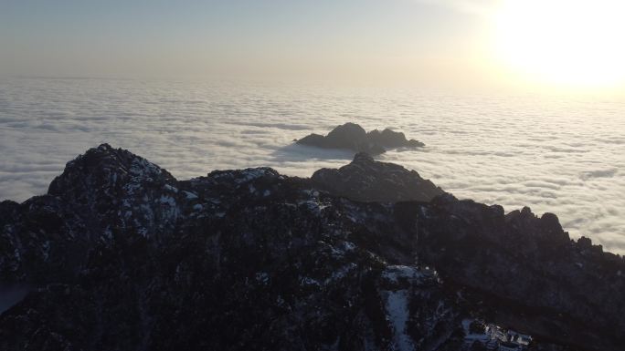 4K航拍雪后初晴的黄山云海