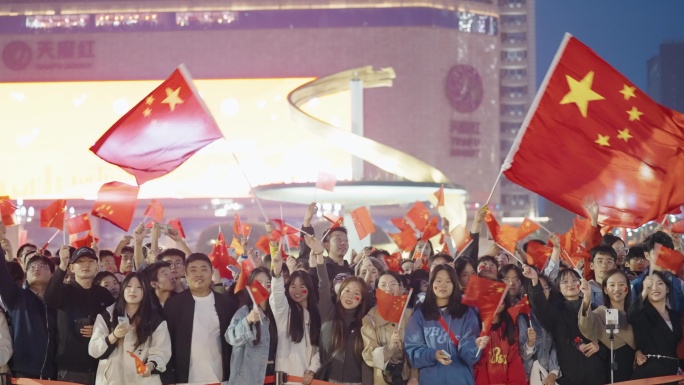 天府广场升旗仪式  群众镜头多角度多景别