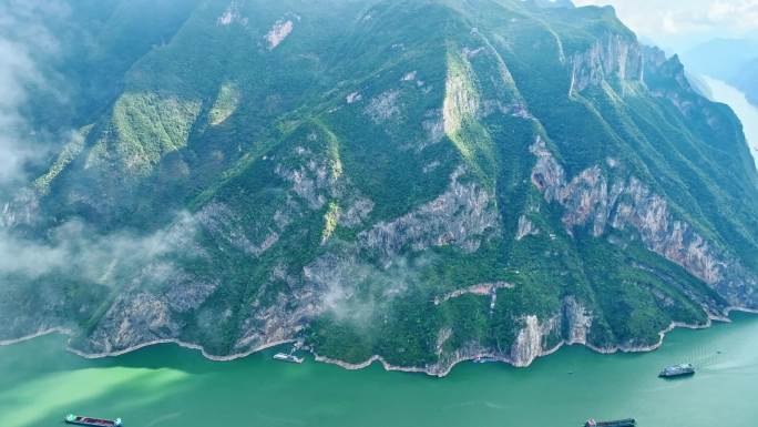 航拍长江三峡巫峡壮丽景色