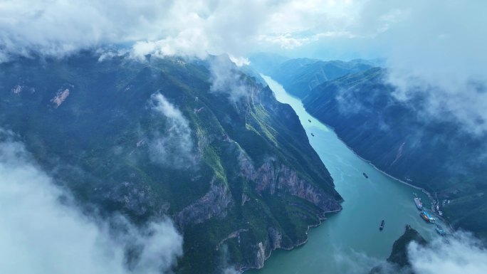 航拍长江三峡巫峡壮丽景色
