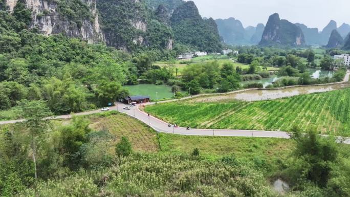 青山绿水栈道
