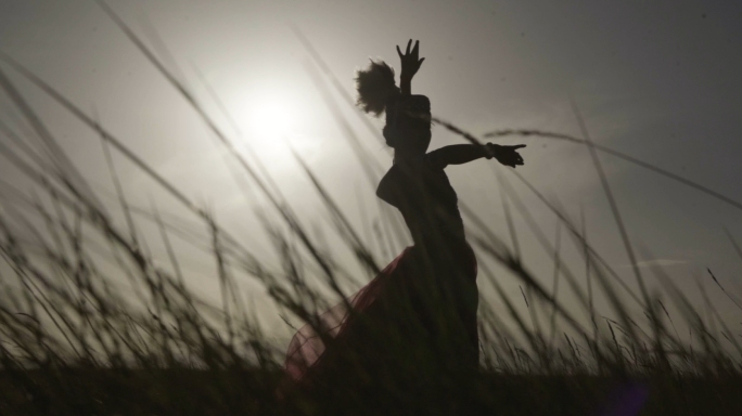 草原舞蹈美女跳舞舞蹈新疆舞蹈跳舞剪影升格