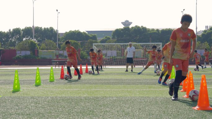 学生足球训练