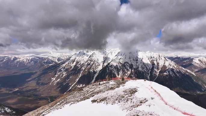 新疆禾木雪山4k航拍