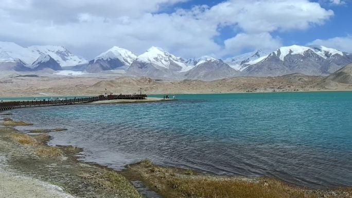新疆克州喀拉库勒湖美景