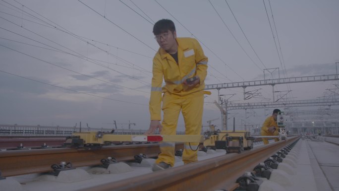 铁路检测 铁轨铁路维护 铁路检修工人