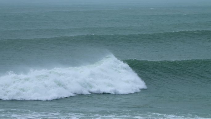 汹涌澎湃的海浪