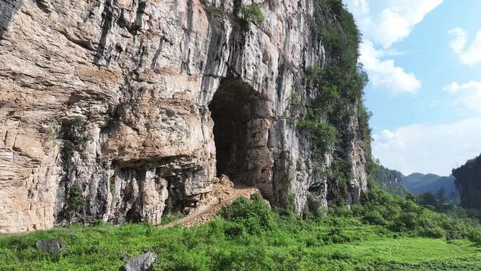 张家界槟榔谷山洞