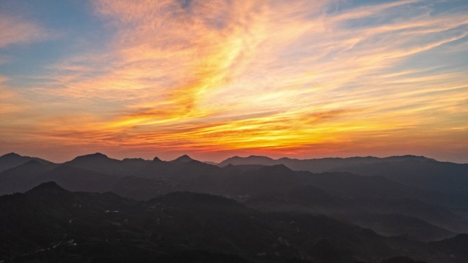 航拍山脉雾云山朝霞