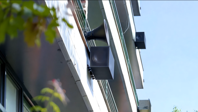 学校 村口的大喇叭