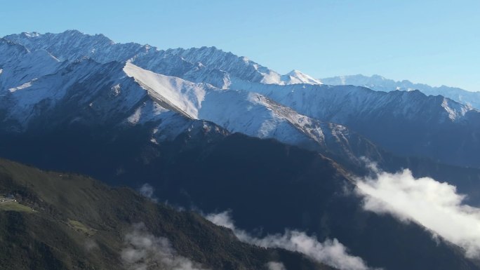雪山 山脊 云雾 山脉 川西