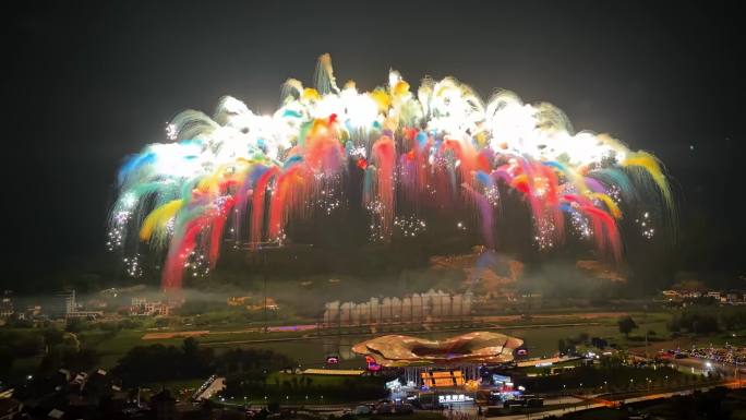 七彩祥云 高清 浏阳天空剧院烟花秀 航拍