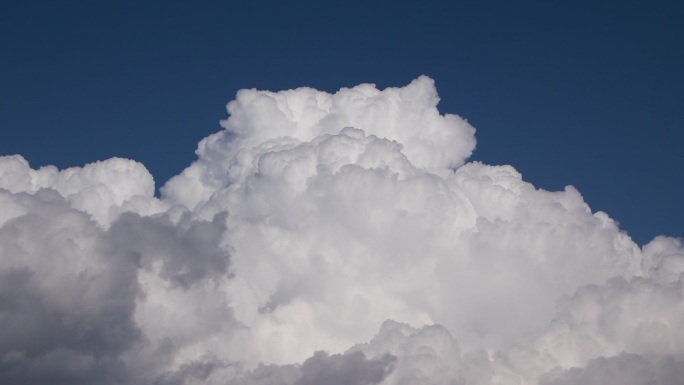 时间流逝，云的舞蹈