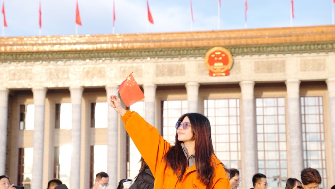 北京天安门广场的游客人群
