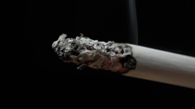 通用共性点烟吸烟大特写4K升格慢动作