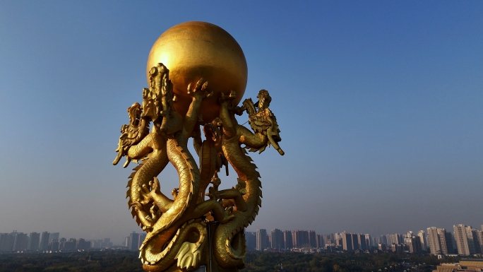 四条金龙托起金色宝珠