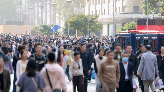 南京路步行街人流人潮升格